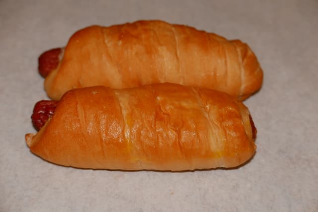 Jumbo Sausage Roll (1 pc)